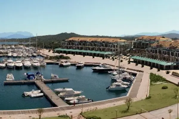 Liegeplatz im Marina di Olbia. Bis 31-12-2034